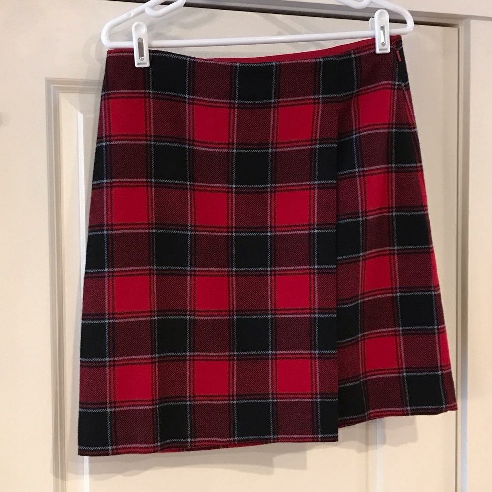 🧣Talbots Red and Black Plaid A-Line Skirt Sz 6 EUC 🧣Soft, warm wool blend